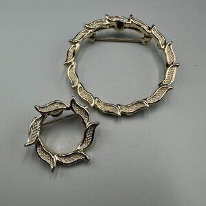 Vintage Gerrys Leaf Wreath Brooch Set Gold Tone Textured Circle Pin